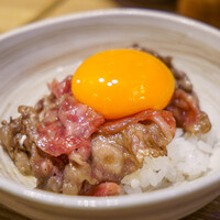 炭火焼肉ホルモン うしごろ 中目黒店 - とろけるロース