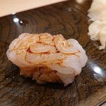 鮨 銀座おのでら 登龍門 - 白エビ、750円。