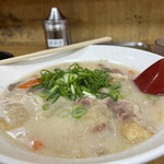 十八番 - どんぶり茶碗になみなみのかす汁