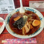 岩龍らーめん - 醤油ラーメン、湯気が…熱々ナノが、お分かりかと……