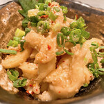 鉄板野郎！ - お通しの鶏皮ポン酢♪