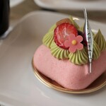 シンフラ - 苺のピスタチオ