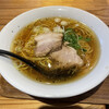 Menya Sado Tomo - ・醤油らー麺(700円)