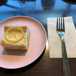 SUNDAY MONDAY Kitchen - 