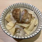 味ひろ - [ご飯]
      筍ご飯に蛤のバター焼きを乗せて