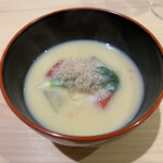 味ひろ - [先付]
                                白味噌のお雑煮