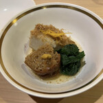 味ひろ - [焚合せ]
      海老芋、利休麩、菊菜