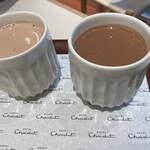 HOTEL Chocolat. - 左側がスタンダード、右側がソイミルクに変更したもの