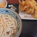 Marugame Seimen - ぶっかけ大、野菜天と舞茸天