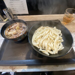 武蔵野うどん あっとん - 