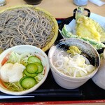 十割そば つち家 - 【2023.2.5(日)】Aランチ(十割そば200g＋天ぷら＋野菜サラダ)900円