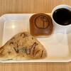Bekari Kafe Furamingo - ハムチーズパンとホイップあんぱん、コーヒー