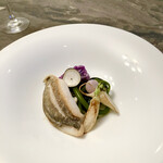 スープとカレー ボンジョルネ - ●ポワソン（魚のメイン）
      旬のワカメと共にいただく真魚鰹のポワレ　
      キノコのクリームソースで