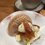 博多メシ 男厨 - わたしが日本酒からはじまるのを知ってくださっているので、笑　それに合うようにと作ってくださった　あんぽ柿を一晩ハチミツに漬けてクリームチーズに和えたもの。