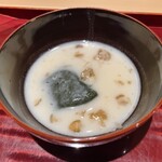 銀座 しのはら - よもぎ餅となめこと牛蒡の白味噌雑煮