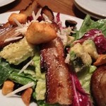 アボガドとベーコンのシーザーサラダ（ハーフ）