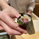 銀座 しのはら - 鮪とべったらと胡瓜の海苔巻き