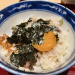 銀座 しのはら - 焼きすっぽんと氷魚の土鍋ご飯 すっぽんの卵黄の醤油漬け