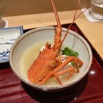 銀座 しのはら - 伊勢海老と下関の河豚 蛤 春菊の煮物