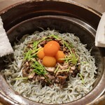 銀座 しのはら - 焼きすっぽんと氷魚の土鍋ご飯 すっぽんの卵黄の醤油漬け