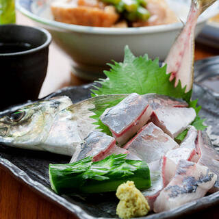 Cook fish from your aquarium on the spot! We recommend the extremely fresh horse mackerel style♪
