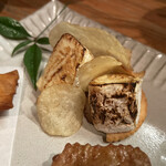 きんぼし - 志野コース（税込 3,410円）評価＝◎：一品料理の3点盛り（焼きカマンベールチーズ（燻製））