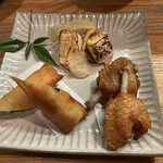 きんぼし - 志野コース（税込 3,410円）評価＝◎：一品料理の3点盛り（唐揚げ、春巻き、焼きカマンベールチーズ（燻製））