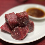 焼肉幸泉 - 赤身角切り