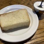 ESPRESSO D WORKS - ワンハンドレット食パン　ホイップバター