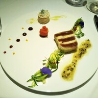 Harmonie agreable - オードブル　本鮪とキャベツのミルフィーユ仕立て 　柚子とキャビアのビネグレットとズワイ蟹と帆立貝のガトー　レモングラス香るクリームソース