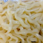 松食堂 - 曽我製麺の中太麺