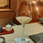 天㐂あらた - 天ぷらに合う、白ワインも飲みましたよ