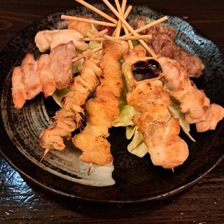 大人気◎丁寧に串打ちした焼鳥は、お値打ちの50円～ご提供！