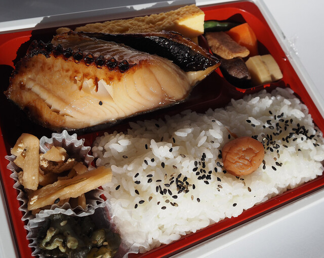 魚河し惣菜 仙 セルバ店｜泉中央の鮮魚惣菜専門店