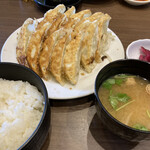 石松餃子 - 料理写真:石松餃子定食15個　1380円