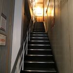Sakanaryouri Semmon Toto Ichi - 3階まで直線的に階段を上がる！ 美味しいものを食べるには、努力が必要（笑）