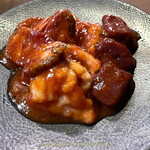 炭火焼肉 日本橋イタダキ - ホルモン三種盛 1,430円 一皿で2人前！