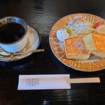 鼓童 - 料理写真:●コーヒー　500円
（鼓童ブレンド、モーニングサービス付き）

○鼓童ブレンド
深く落ち込む苦味。
華やかな酸味がフワァッと広がる❕

美味しい味わいの珈琲だねえ。