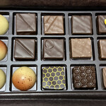 Chocolaterie&Bar ROND-POINT by Hirofumi Tanakamaru - 