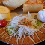 鼓童 - ○大根サラダ
オリジナルドレッシングが掛けられていて
これもお上品な味わい。
ぷちトマトとバナナ一欠片が添えられていた。