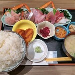 魚がし食堂　中央市場店 - 上刺盛り定食