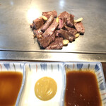 磐梯 - ソースは、左からポン酢、カラシ、味噌ダレ