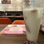 胡粋 - フルーツのラッシーは季節で変わります