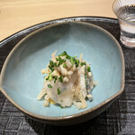 新ばし 星野 - トラフグの皮（カワハギ肝ソース）