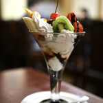 サン・キャロット - チョコレートフルーツパフェ