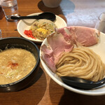 近江熟成醤油ラーメン 十二分屋 - 