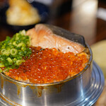 井倉和鮭魚鍋飯