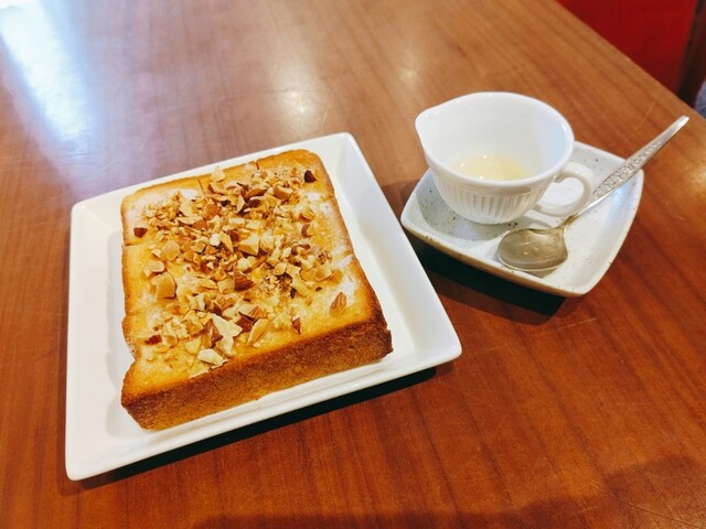 最安価格 群馬カフェ日和 すてきなＣＡＦＥさんぽ ゆたり編集室 著者