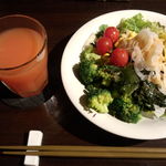 ゴチソウ家　ろぶ村 - サラダバー＆ドリンクバー