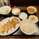 Tokui Ssho Gyouza - 焼餃子定食